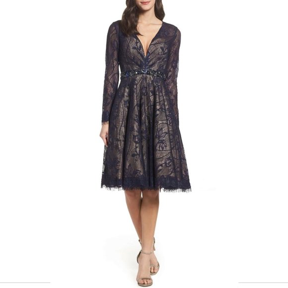 NEW‎ $498 Mac Duggal Open Back Lace A-Line Dress Navy/Nude [SZ 4 ] - Picture 9 of 9